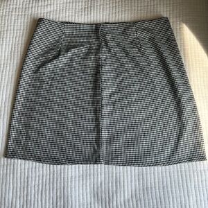 Black and white houndstooth mini skirt